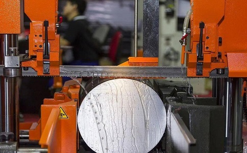 寻乌立式金属带锯床切削出现跑带故障解决方法！